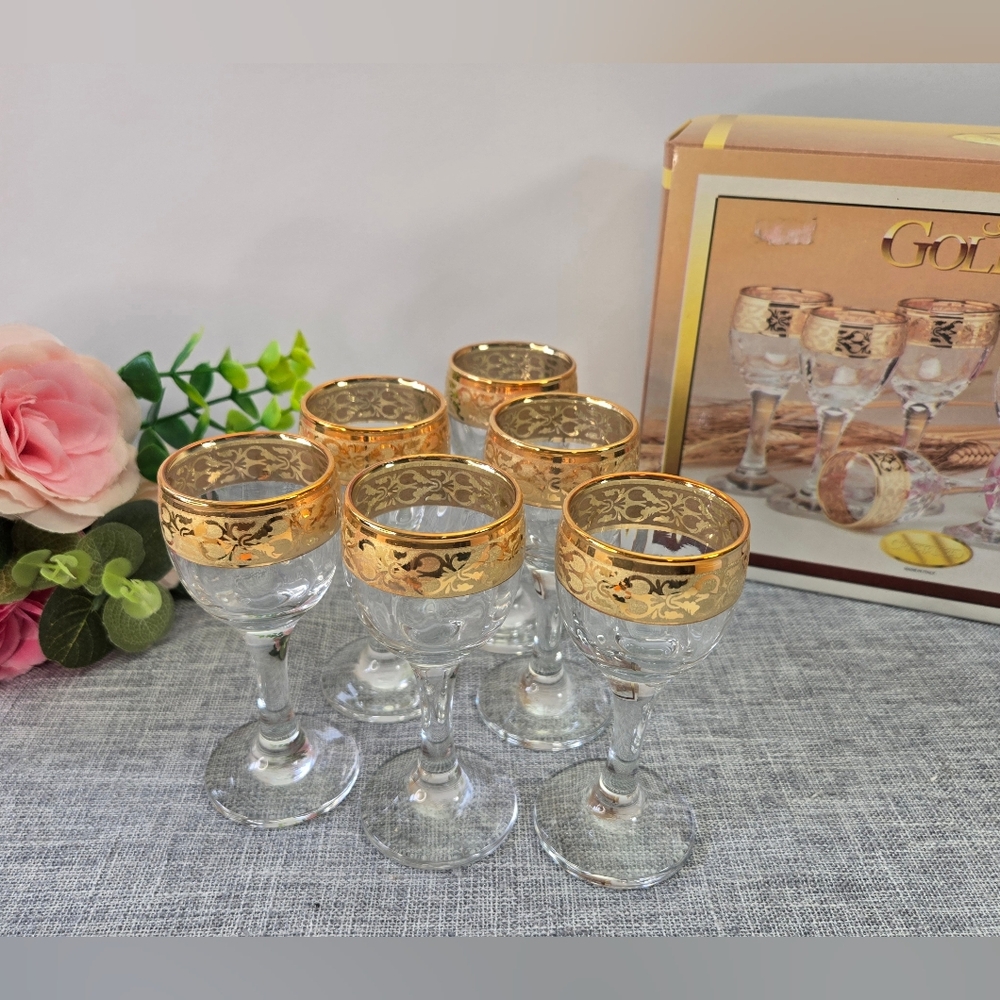 Vintage Set Of 6 Gold Trimmed Crystal‎ Pedestal Stemmed Liquor Glasses Italy